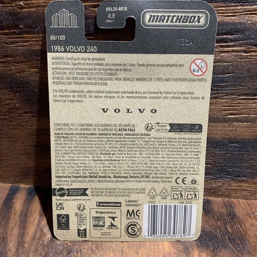 Matchbox 1986 Volvo 240 88/100 (T33A)‎